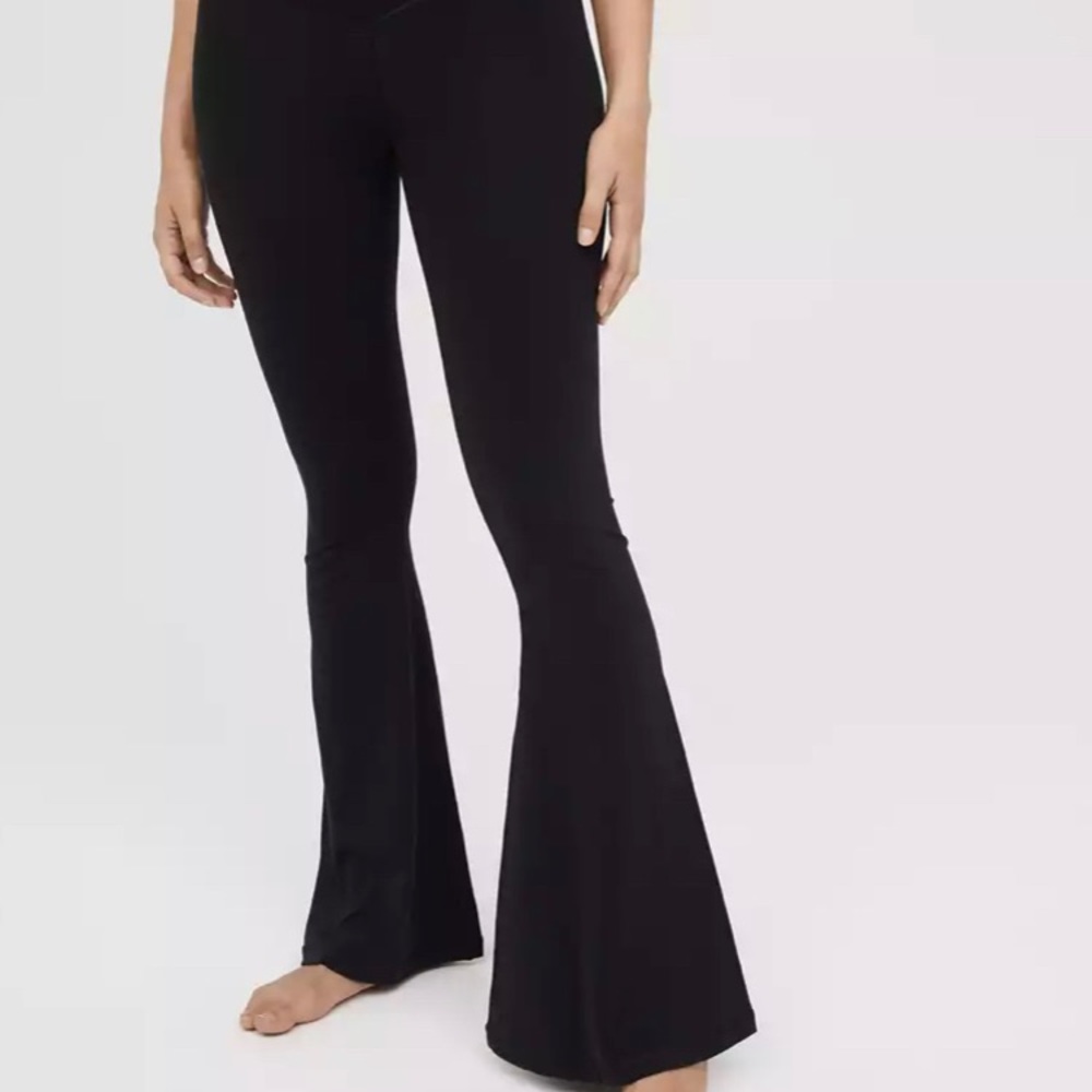 Offline by Aerie Women's Real Me Super Flare Crossover Panel Hi-Rise Leggings M
